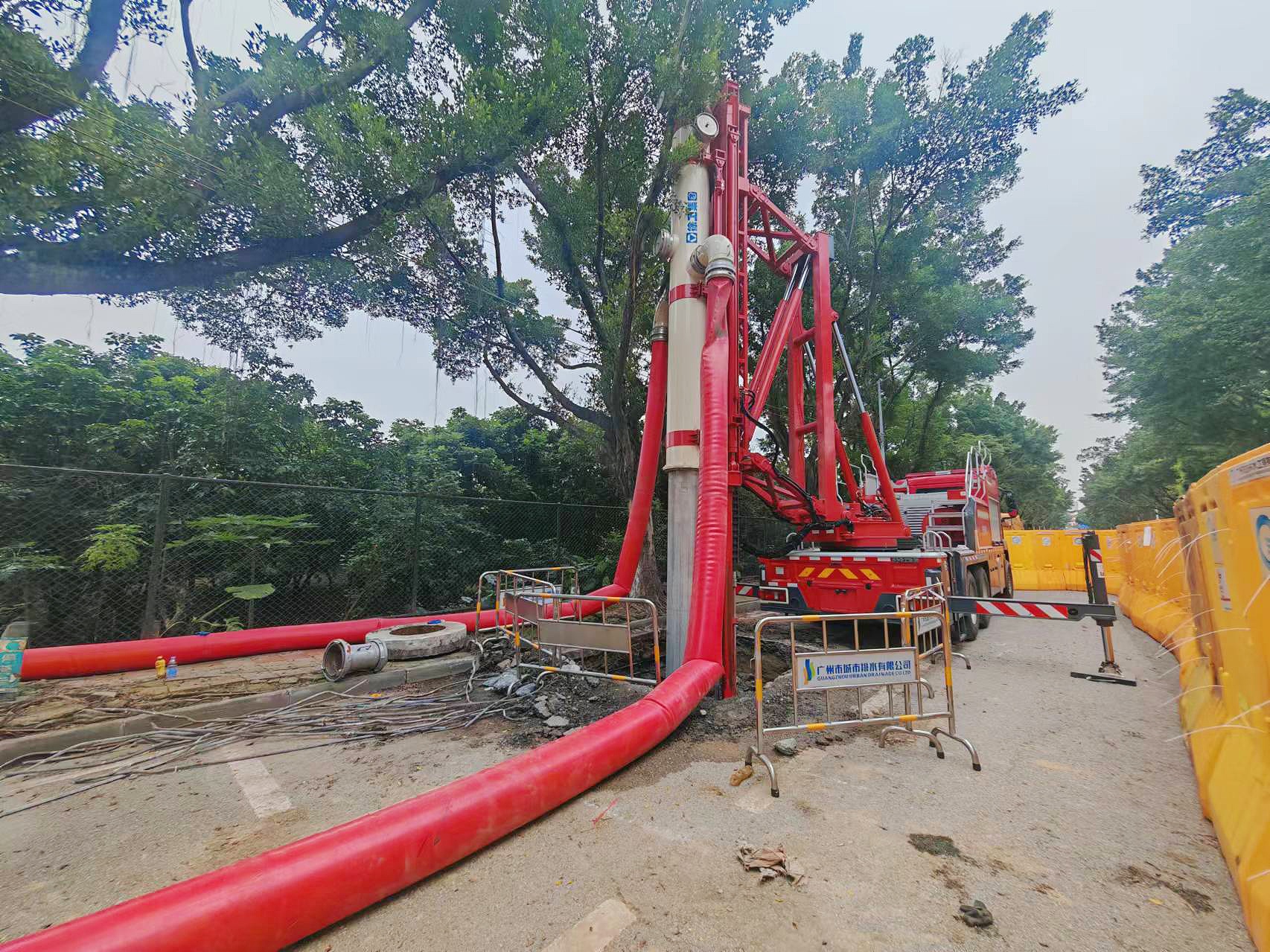 披星戴月！徐工排澇車被廣州點(diǎn)贊！