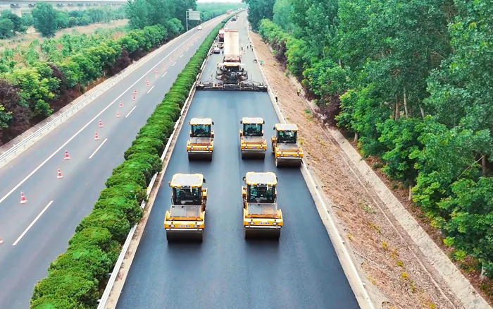 徐工數(shù)字化智能集群——連霍高速養(yǎng)護(hù)工程顯實力！