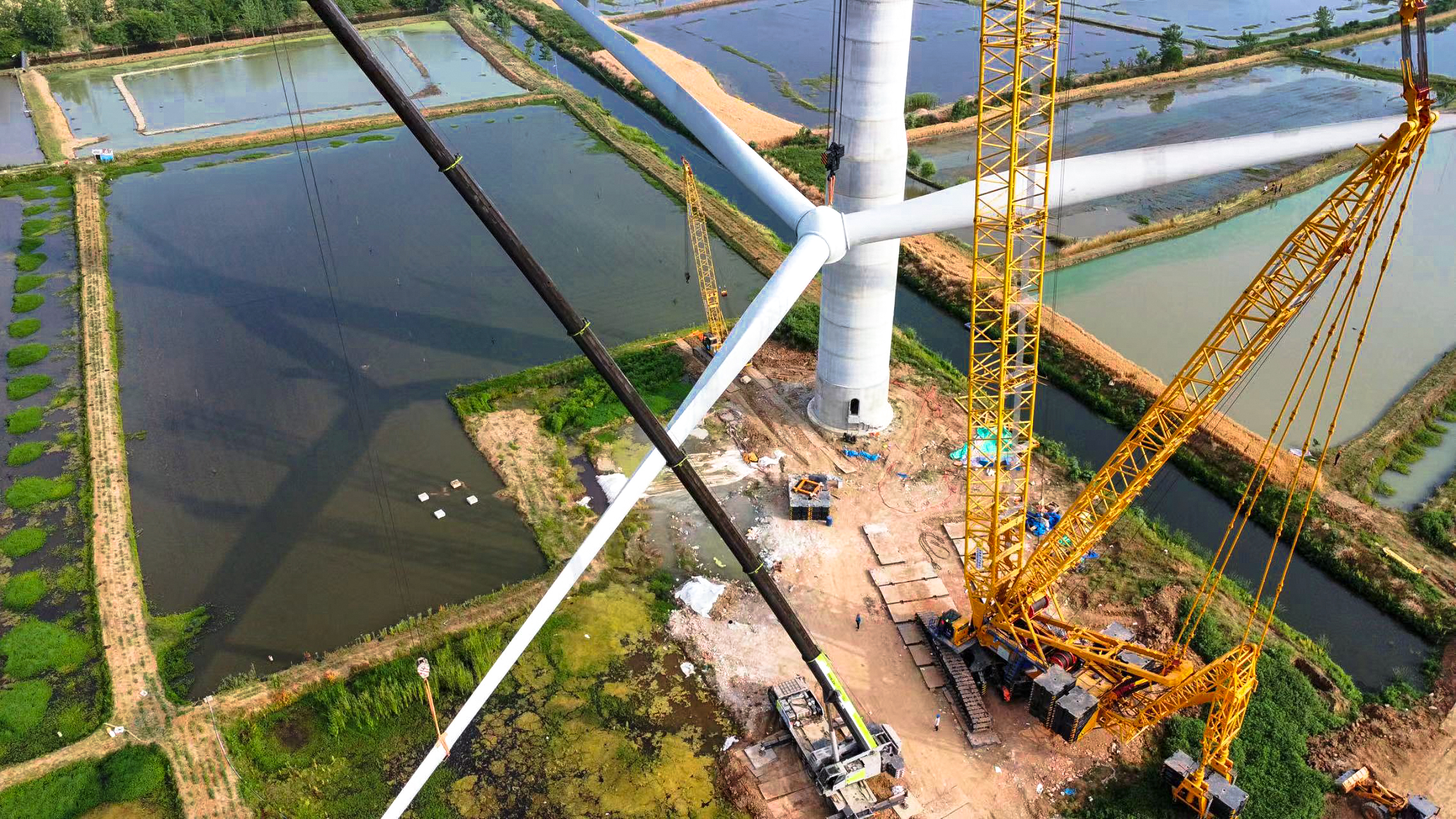 【全球之履】阜陽(yáng)站！XLC17000助力160米風(fēng)機(jī)安裝~