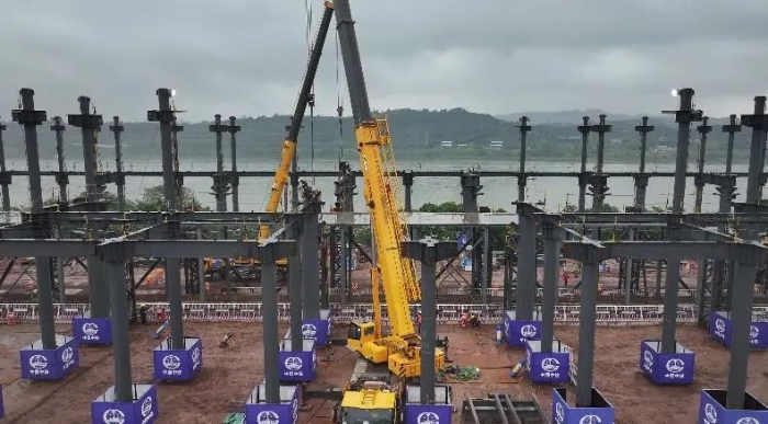 這把高端局！徐工G2起重機(jī)助力成渝鐵路改造！