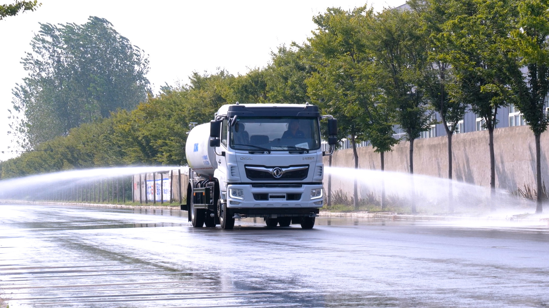 泰酷辣！徐工助力湖北天門城市綠化
