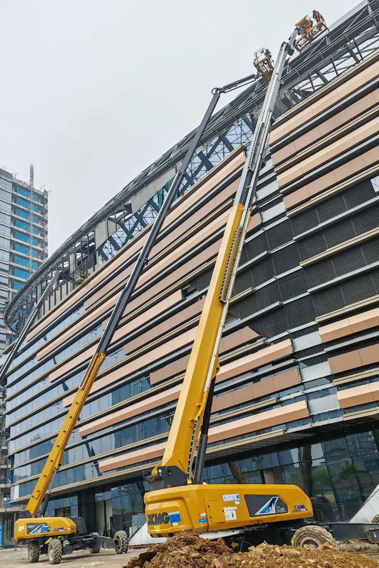 從藍(lán)圖到實(shí)景，徐工XGS40ACK-Li助力德清金融廣場(chǎng)崛起