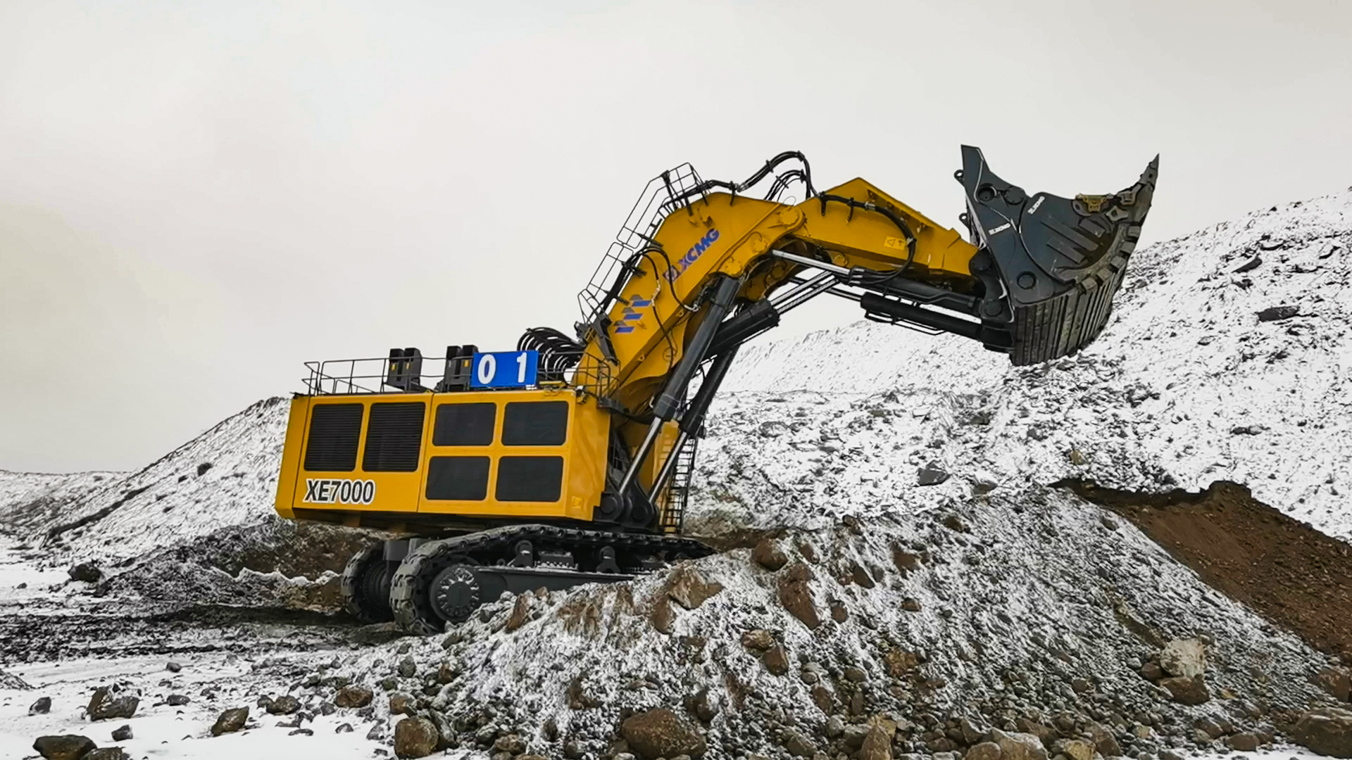 “神州第一挖”——XE7000不畏嚴(yán)寒，鐵骨錚錚