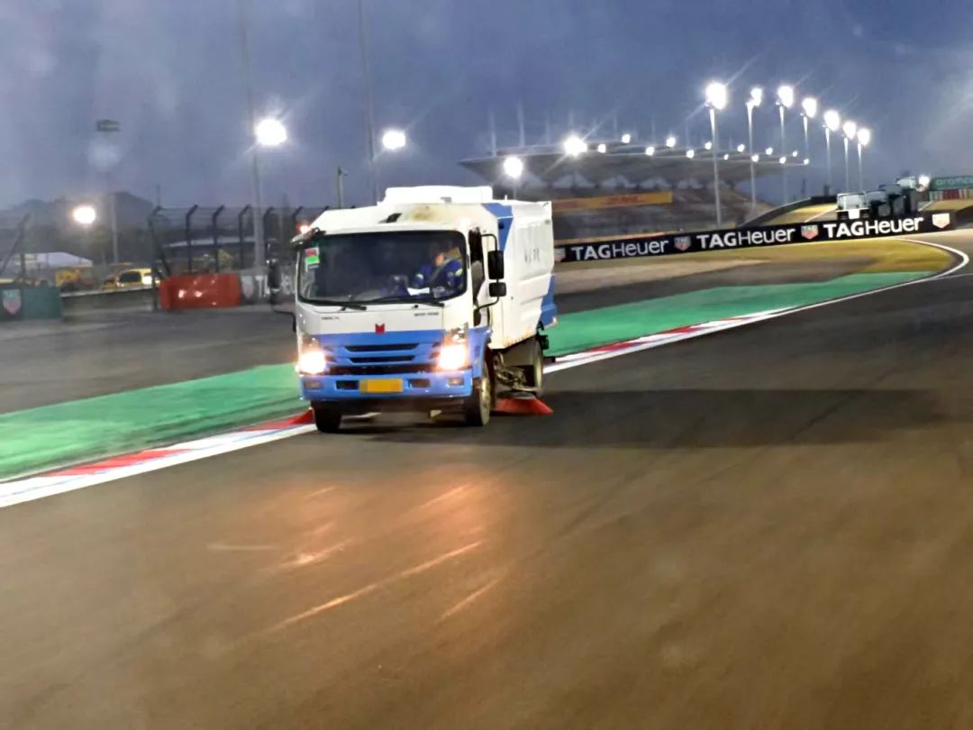 起猛了，居然在上海F1賽場上看到了TA...