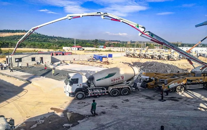 中柬同心，共建未來！徐工“智造”賦能柬埔寨基建