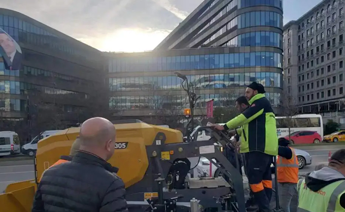 筑夢歐洲-土耳其：首臺RP305建設(shè)機(jī)場地下停車場