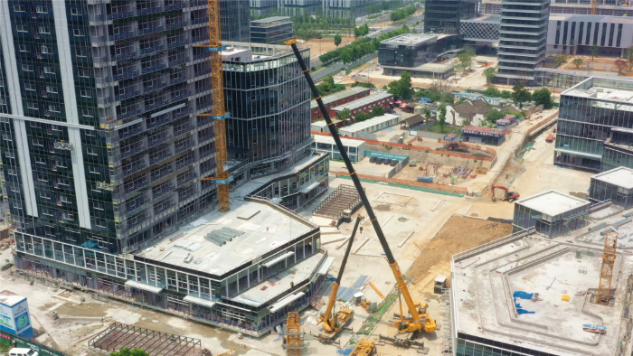 零失誤拿下！徐工G2代XCA200G8-1盲區(qū)作業(yè)，精準(zhǔn)拆除40米塔吊