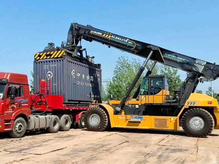 高效正面吊——散裝物料裝卸、輸送解決方案專家！