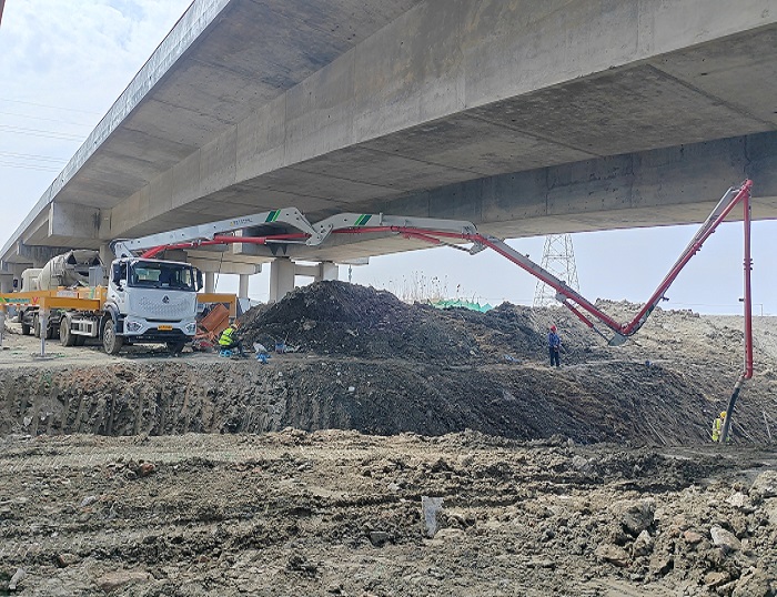 輕靈穩(wěn)??！徐工33米泵車領(lǐng)航新城鎮(zhèn)基建