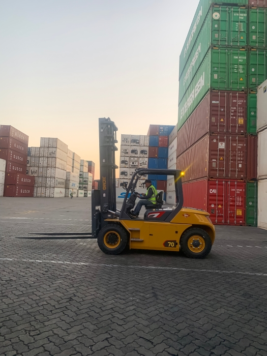 徐工叉車批量進(jìn)駐廈門港，一站式解決方案賦能港口物流新升級