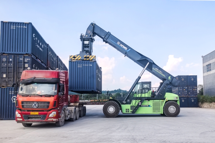 綠色賦能！大宗物資轉(zhuǎn)運的“效能標(biāo)桿”