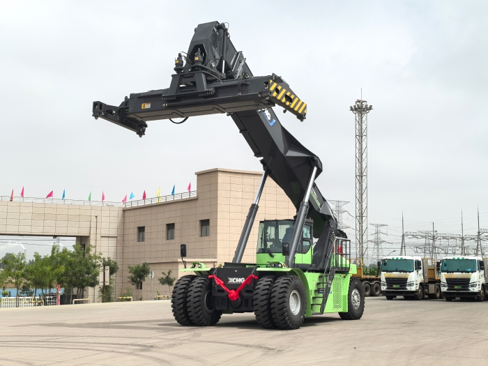 實力交付！徐工電動正面吊助力綠色“一帶一路”