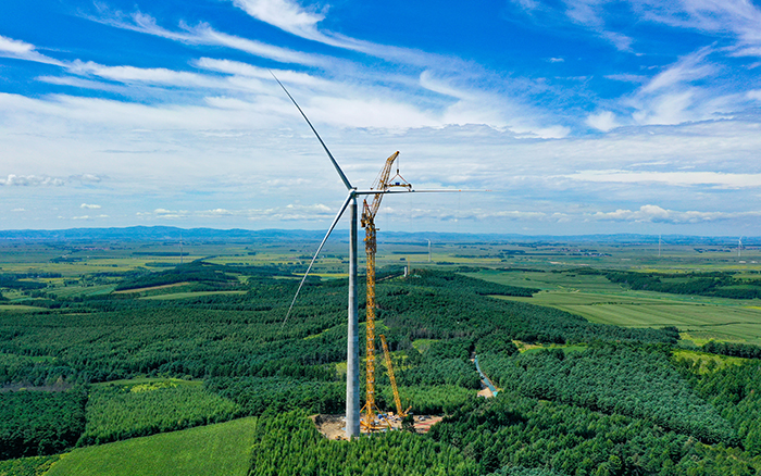 全球最高最大風(fēng)電動(dòng)臂塔機(jī)，首秀告捷！