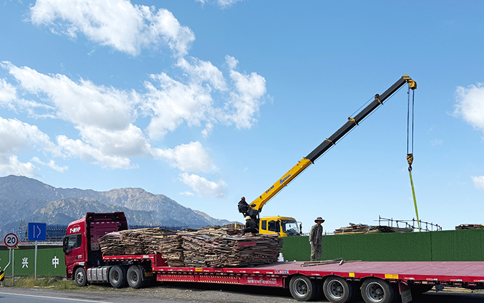 徐工 “鋼鐵力士” 亮劍西北，硬核吊裝火力全開