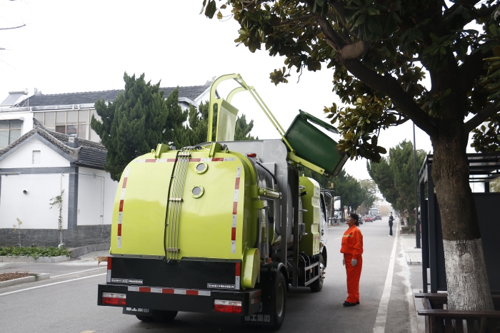 零碳收運、高效閉環(huán) | 徐工純電動餐廚垃圾車助力賈汪潘安湖綠色環(huán)衛(wèi)升級