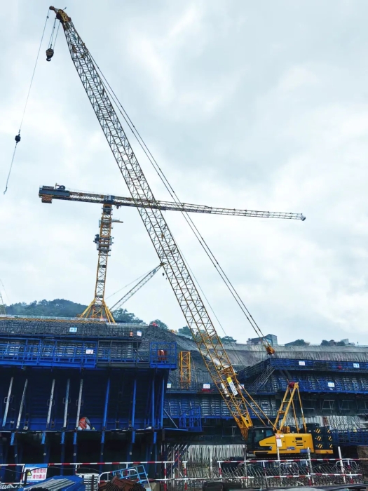 方寸之地擎千鈞！XGC110A鋼筋森林上演“精準(zhǔn)穿針”