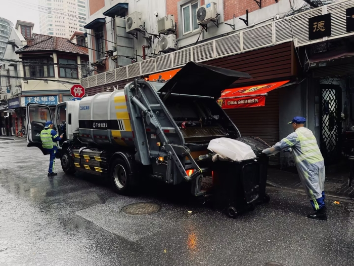 南京東路人流如織垃圾多？徐工XGH5120ZYSXBEV：輕松搞定！