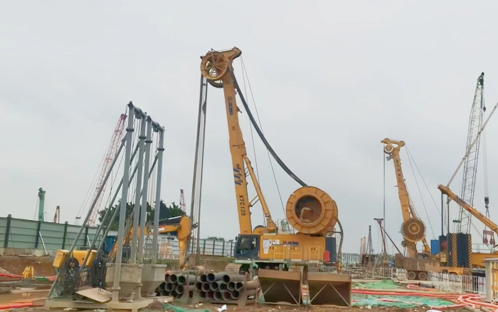 徐工 XTC120 雙輪銑，攻克機(jī)場隧道復(fù)雜地質(zhì)！